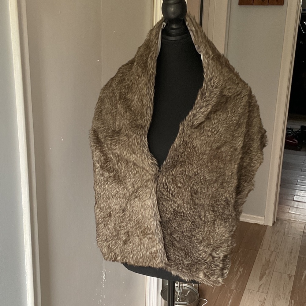 P351 Elegant and funky Women's Faux Fur Shrug/Cape in Brown